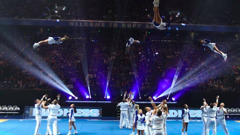 UK Cheer Wows Fans With Midnight Madness Performance!