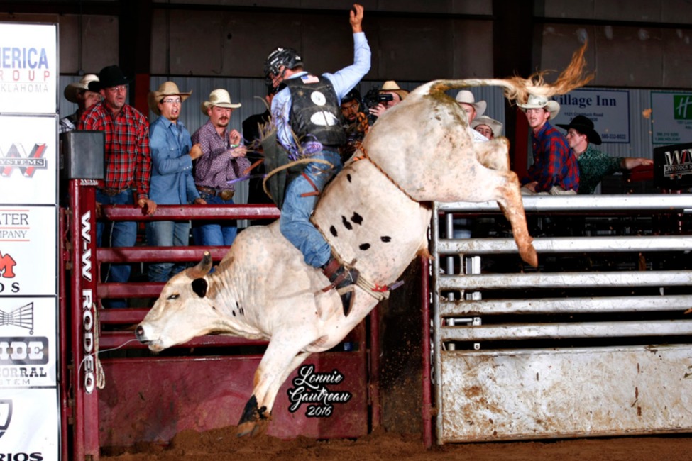 Bull #193 The Communicator owned by Sellers Bucking Bulls/UTC winning the Derby. Photo by Gautreau