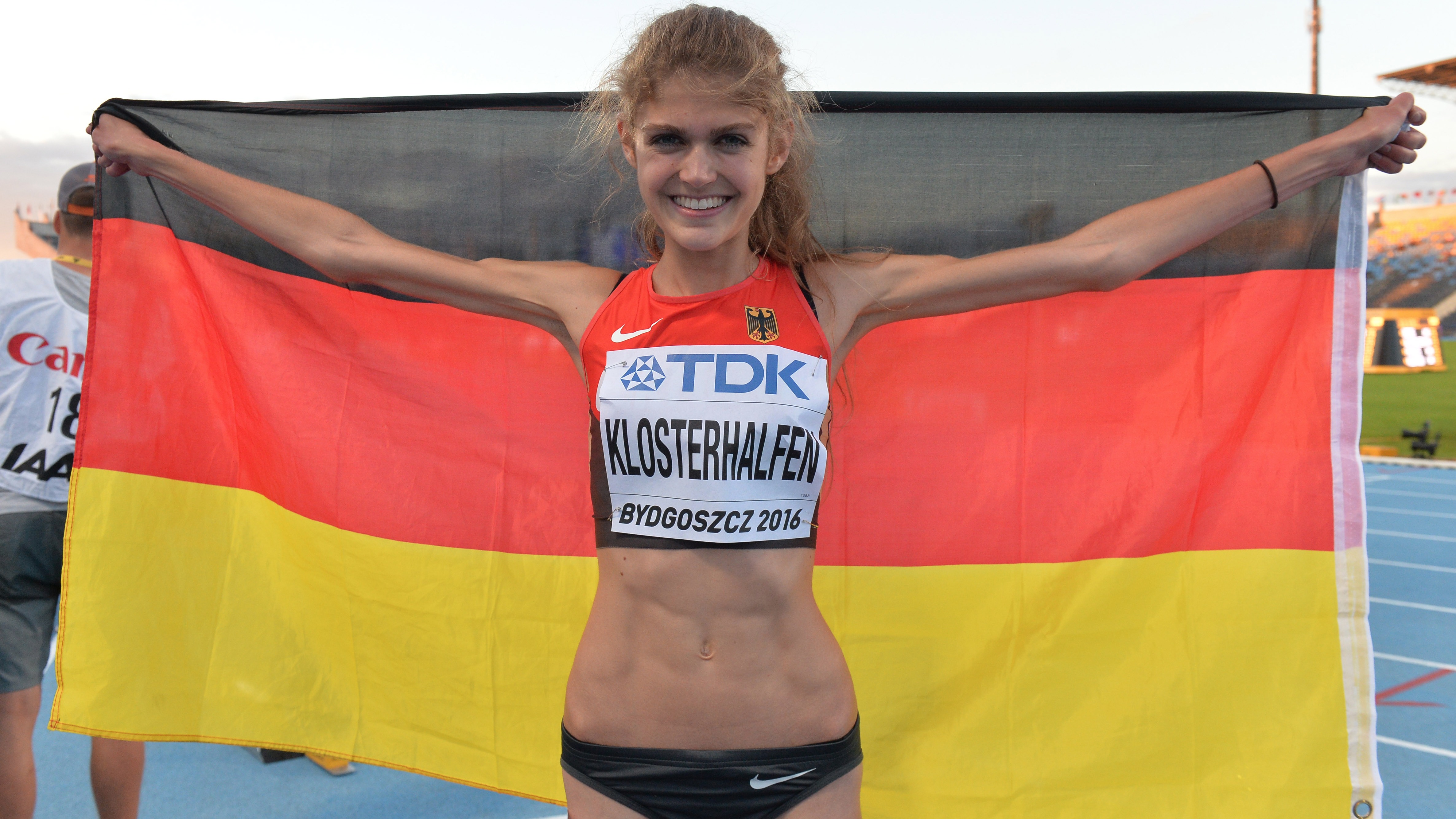 Konstanze Klosterhalfen Highlights World Champs Underdogs | FloTrack